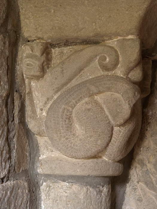 FRONTAL DEL CAPITEL IZQUIERDO